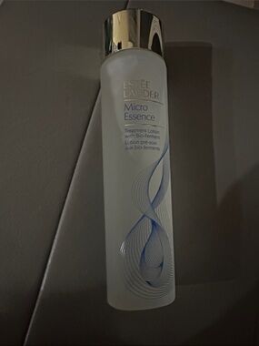 NWT-Estee Lauder Micro Essence Toner – with bio ferment White and Blue Bottle